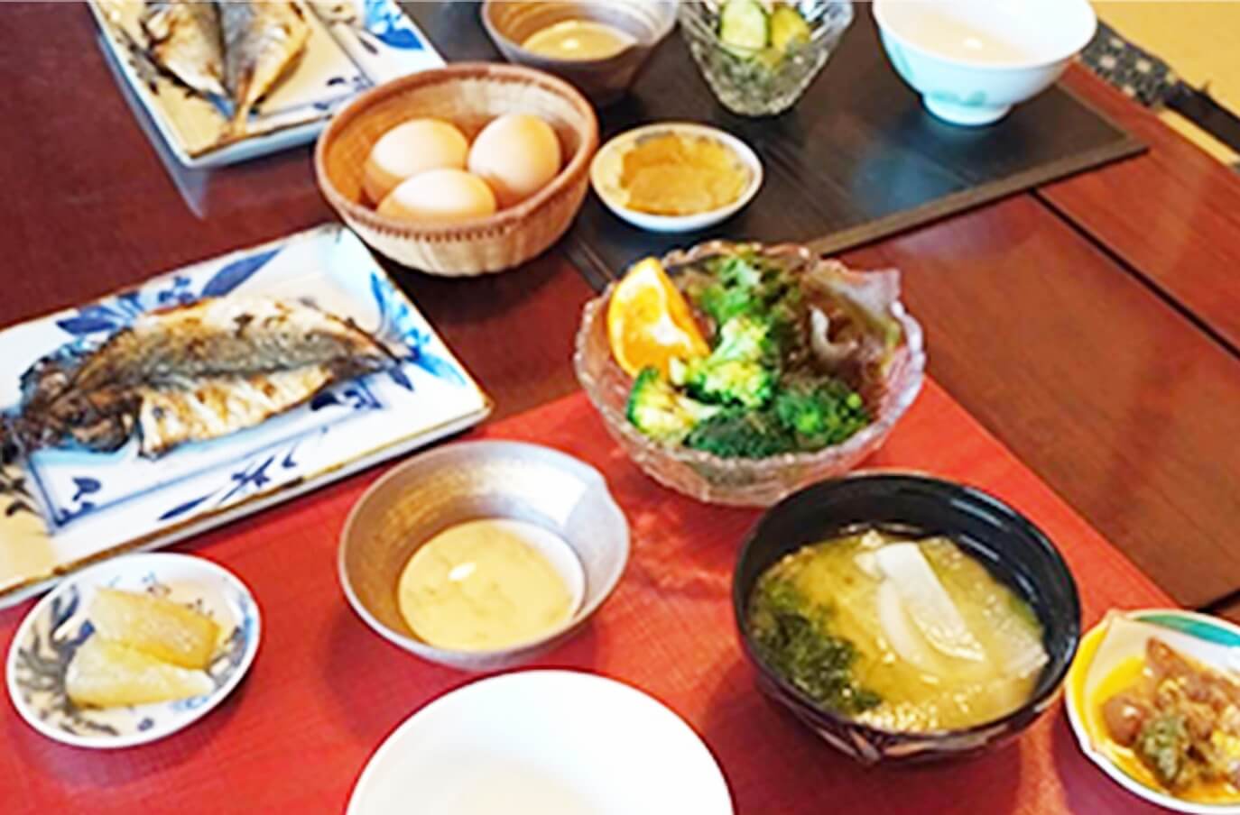 新鮮な食材を使った、ひねもすのたり荘の和朝食